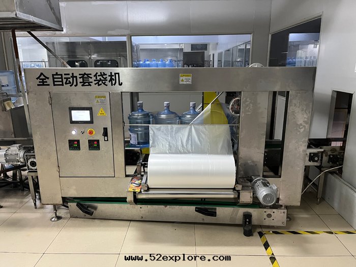 全(quán)自(zì)動(dòng)套袋(dài)機(jī)